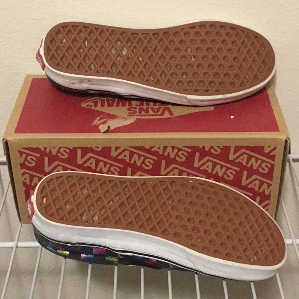 Vans - Picture 3 of 3